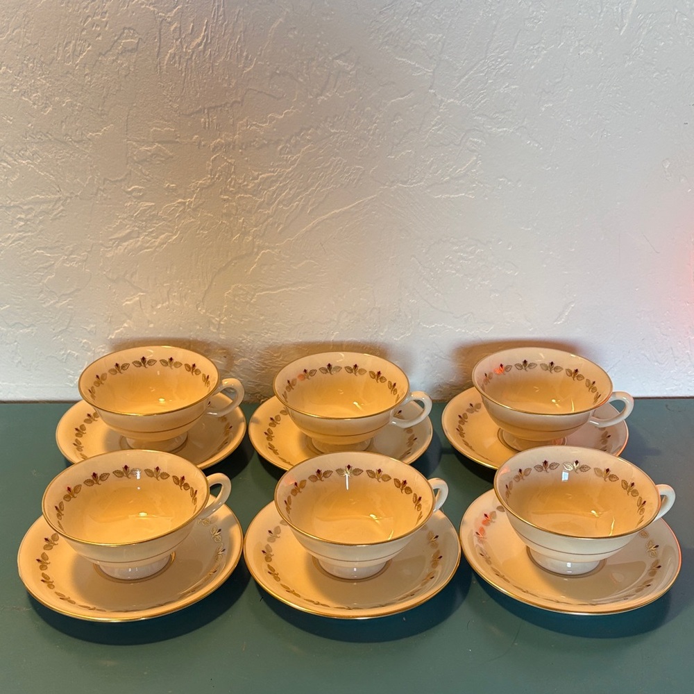 Lenox Cream and Gold Floral Mugs Set